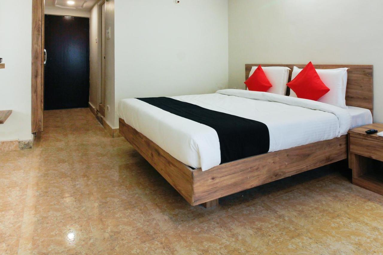 היידראבד Capital O Sri Suprabhat Grand Near Kachiguda Railway Station מראה חיצוני תמונה