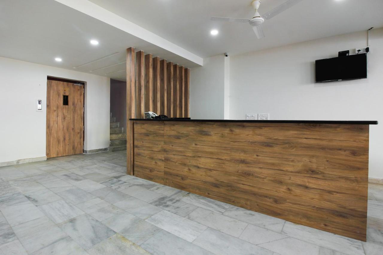 היידראבד Capital O Sri Suprabhat Grand Near Kachiguda Railway Station מראה חיצוני תמונה